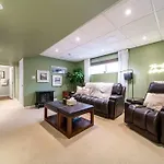 Stylish Euro Vibes Home, Small Gym, Ac, Yard, Office
