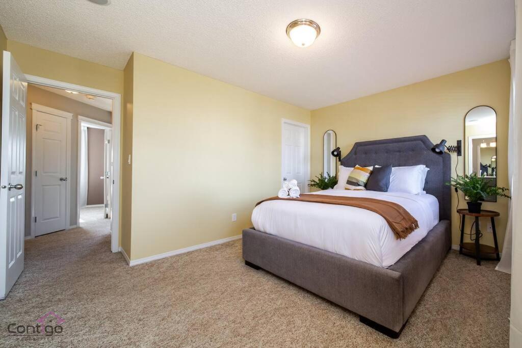 Stylish Euro Vibes Home, Small Gym, Ac, Yard, Office