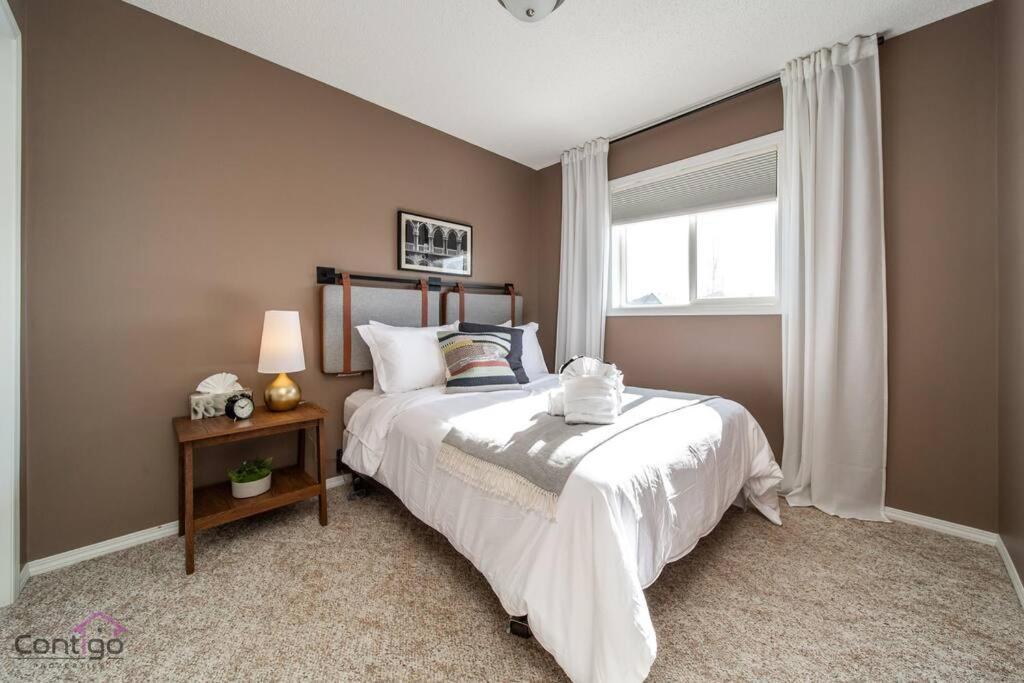 Holiday home Stylish Euro Vibes Home, Small Gym, Ac, Yard, Office *